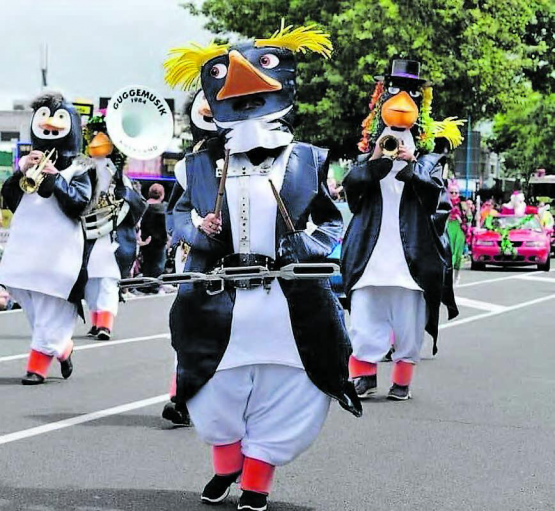 Die Guggenmusik Auckland aus Neuseeland bereichert einmal mehr die närrischen Tage in Rickenbach und Umgebung. (Bild: zVg.)