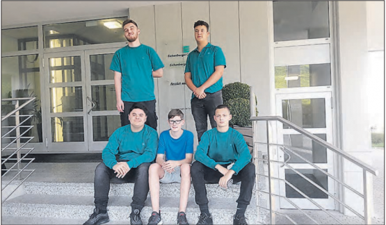Fünf neue Auszubildende bei Eichenberger Gewinde AG: Engjell Dukaj, Fabrizio Angrisano, Azem Djambazoski, Fabian Kiser und Joël Perkola (Bild: zVg.)