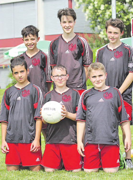 Souverän zum Titel: die vergleichsweise jungen Unterkulmer setzten sich gegen erfahrene Teams durch. (Bilder: zVg.)