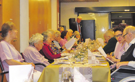 Eine gelungene Feier im Alterszentrum: Ein Gottesdienst und ein feines Weihnachtsessen im Rahmen der Hausgemeinschaft. (Bilder: moha.)