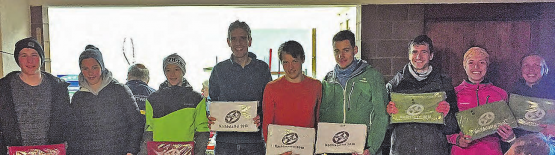 Die drei schnellsten Trios im dunklen Wald: CA Rosé Freiburg (Mitte), OL-Nachwuchskader Zürich (links) und die «Nebeltruppe» Baselland/Rymenzburg. (Bild: zVg.)