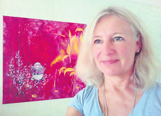 Ausstellung im Gweyhuus in Rickenbach: Elvira Schmed mit einem ihrer Werke. (Bild: Li.)