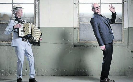 Mit Schertenlaib + Jegerlehner wird am Freitag, 21. August im Forum Seon das Veranstaltungsprogramm wieder aufgenommen. (Bild: zVg.)