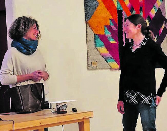 Co-Präsidentin Lilo Steiner dankte der Referentin Eva Christinat (links) für ihren interessanten Vortrag. (Bild: zVg.)