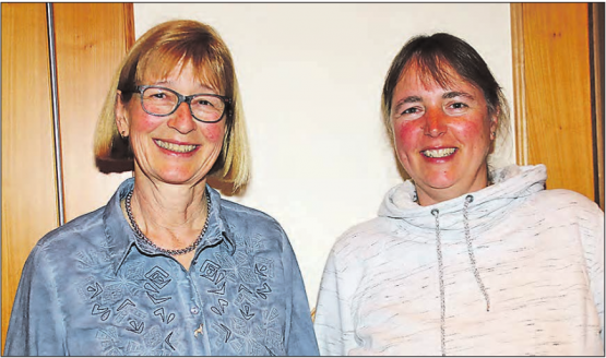 Kynologischer Verein Seetal: Bea Sager (links) übergibt das Präsidentenamt nach acht Jahren an Barbara Frei. (Bild: zVg.)