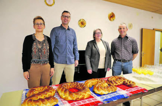 Die Mitglieder des Gemeinderats kurz vor dem Start: (v.l.) Yvonne Zsidi, Benno Woodtli, Hannelore Zingg und Thomas Hunziker. Es fehlt Patrick Meyer.