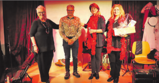 Wolfgang Helbling buchte die Band als Erster: Die «Krause Glucken» Susanne Müller, Cordula Caminada und Karin Limacher (v.l.) (Bild: rc.)