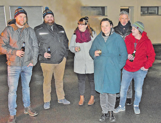 Neujahrsapéro und Neuzuzügerbegrüssung kombiniert: Gemeindeammann Daniel Dätwyler begrüsste eine Handvoll Neuzuzüger an ihrem neuen Wohnort in Moosleerau. (Bilder: aw.)