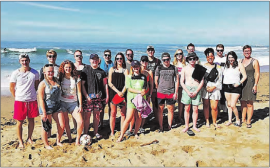 Surfen mit der Kirche: 20 Jugendliche fuhren ins Herbstlager nach St. Jean-de-Luz. (Bild: zVg.)