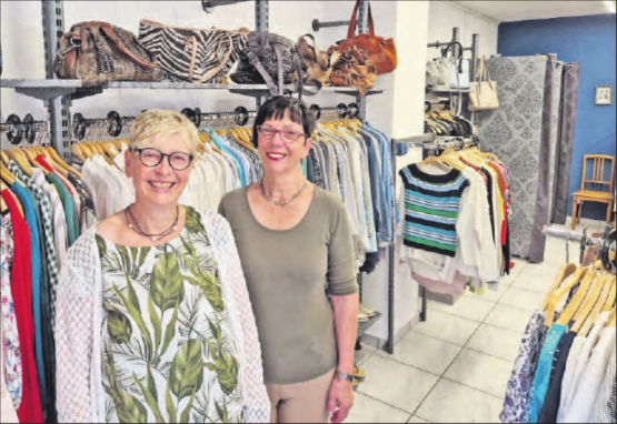 Das «Second Trend»-Team: Inhaberin Susanne Angliker (links) und Mitarbeiterin Rita Leisibach (rechts) sind künftig gemeinsam für ihre Kundinnen da. (Bild: zVg.)