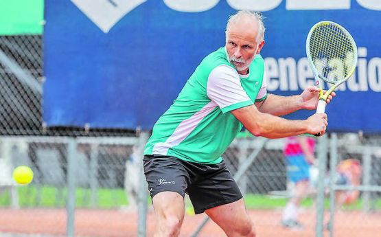 Martin Gloor vom TC Teufenthal startet an der SM in Birrhard in der Altersklasse der über 65-Jährigen als Favorit. (Bild: Fabio Baranzini)