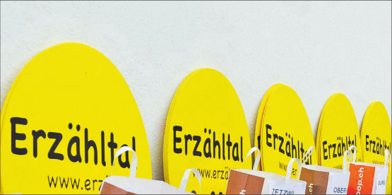 Markenzeichen für aargauSüd: Gelbe Erzähltalpunkte machen im September in den 13 Verbandsgemeinden aargauSüd impuls auf spannende Anlässe aufmerksam. (Archivbild: mars.)