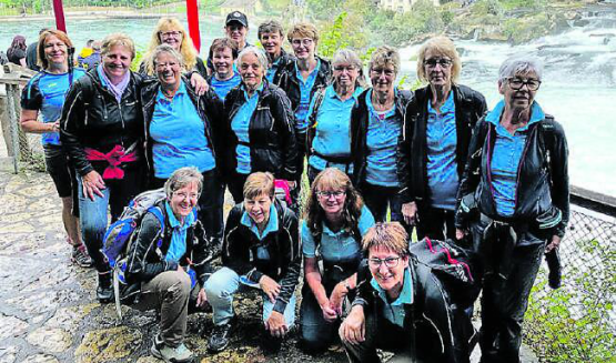 Die diesjährige Turnfahrt führte den Frauenturnverein Gontenschwil an den Rheinfall. (Bild: zVg.)