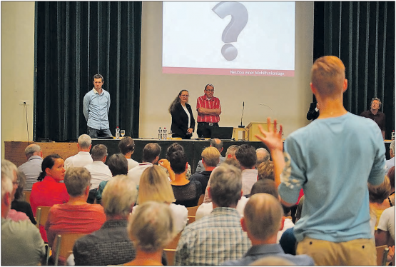 5G-Mobilfunkantenne in Beromünster: Das Vorhaben der Swisscom stiess an einer Infoveranstaltung in der Mehrzweckhalle auf besorgte Bürger. (Bild: spo.)
