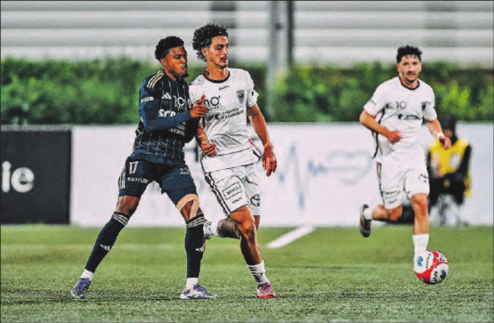 Elias Filet (Mitte) gelingt fast in jedem Spiel ein Tor für den FC Aarau. (Bild: Sarah Rölli)