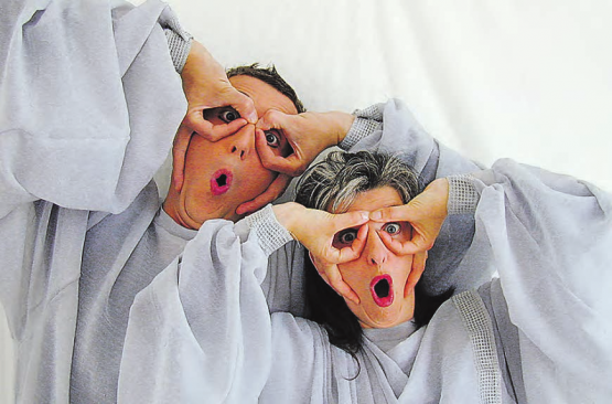 Die «Odyssee» im Don Bosco-Theater Beromünster: Patrizia Barbuian und Markus Zohner und die fantastische Welt der Götter, Halbgötter und Ungeheuer – und Odysseus. (Bild: zVg.)