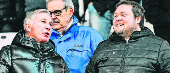 Wer übernimmt deren Nachfolge? FCA-Präsident Philipp Bonorand (r.) im Gespräch mit seinem Vorgänger Alfred Schmid, im Januar dieses Jahres. (Archivbild: Sarah Rölli)