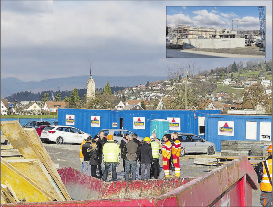 Besammlung im Moortal: Noch gleicht das neue Werkhofareal einer Baustelle. Ziel ist es, den Neubau in der zweiten Jahreshälfte 2019 zu beziehen. (Bilder: moha.)