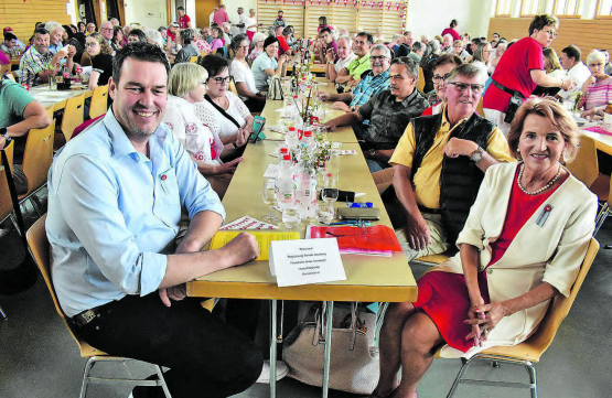 Gontenschwils Gemeindeammann Renate Gautschy verbindet mit dem Festredner, Nationalrat Christoph Riner, eine langjährige, von gegenseitigem Respekt geprägte Freundschaft. (Bilder: hg.)