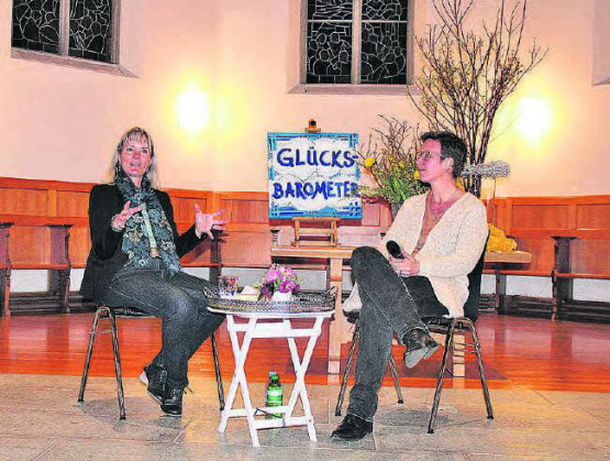 Ein spannendes Gespräch zum Thema Glück führten Isabel Maurer (links) und Sozialdiakonin Rahel Fritschi. (Bild: grh)