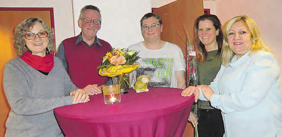 Vorstandsmitglieder der SP-Sektion Unteres Seetal: (v.li.) Präsidentin Frieda Rohr, Aktuar Ueli Röthenmund, Dominic Zingg (Vertreter Boniswil), Heidi Salm (Vertreterin Egliswil) und Kassierin Alime Köseciogullari. (Bild: zVg.)