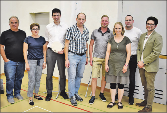 Mit Mut und grossem Engagement gleist das OK die Gränicher Gwärbi’20 auf: (v.l.n.r.) Roland Elsasser, Carmela Füchslin, Hans Schibli, OK-Präsi Manuel Eichenberger,Andreas Lenzin,Anja Lässer, Reto Widmer und Jonas Hofmann. Es fehlen Karin Dettke, Andreas Fetscher und Annelise Schnyder. (Bilder: hg.)