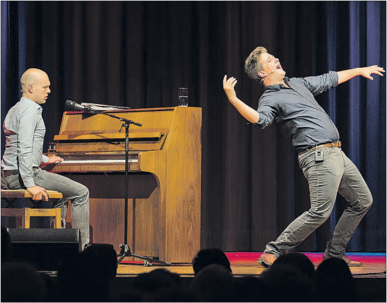 Ein etwas anderer Abend mit zwei genialen Künstlern: Diego Valsecchi und Pascal Nater im Forum Seon. (Bild: Josef Stocker)