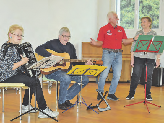 Sie spielen, was gefällt: Ursula Zehnder, Werner Boss, Urs Zehnder und Hedi Fischer. (Bild: Frieda Steffen)
