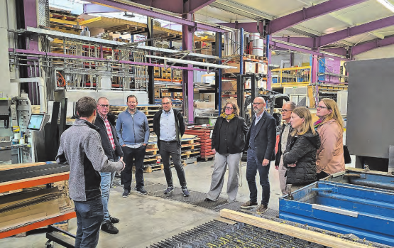 Der Rickenbacher Gemeinderat zu Besuch bei der Blenova AG. (Bilder: zVg.)