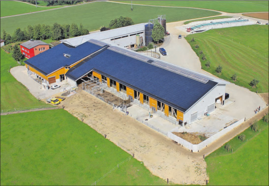 1290 Module auf Ökonomiegebäude (Bau 2011) (Bild: kabeltechnik swiss ag aus Helikopter)