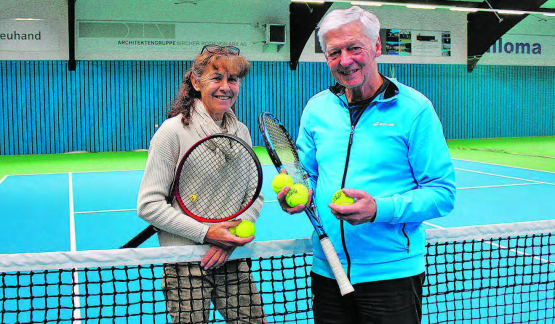 Faszination Tennis: Monica Simmen-Blatter und Freddy Blatter begeistern Anfänger wie Profis mit ihrem Angebot. (Bild: grh)