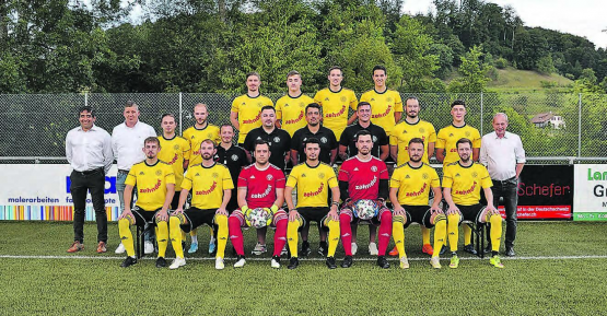 Die 1. Mannschaft des FC Gränichen, mit Trainer Felipe Giacomini in der Mitte: In der vergangenen, abgebrochenen Saison lagen die Wynentaler auf Platz 5, in Tuchfühlung mit der Tabellenspitze. (Bild: Franz Schefer)
