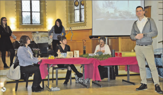 Enttäuschungen und Erwartungen: Die Mitwirkenden (v.l.) Celine Lanz,Anneliese Meier, Iris Maurer, Mirjam Müller, Hanni Hugentobler und Beat Müller erklärten sich spontan bereit, ein kleines Theater einzuüben. (Bilder: st.)