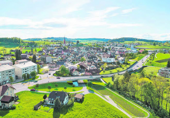 Entlastung und Schutz des historisch wertvollen Fleckens: Die Luzerner Stimmbevölkerung gab der Umfahrung Beromünster seine Zustimmung. (Bild: zVg.)