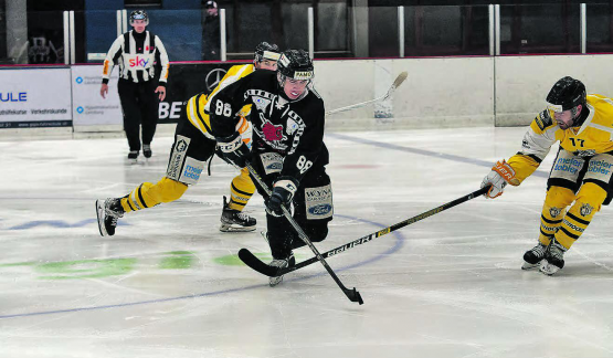 Die Red Lions (hier mit Jamie Leimgruber) kamen beim Saisonstart noch nicht auf Touren. (Bild: Roland Jaus)