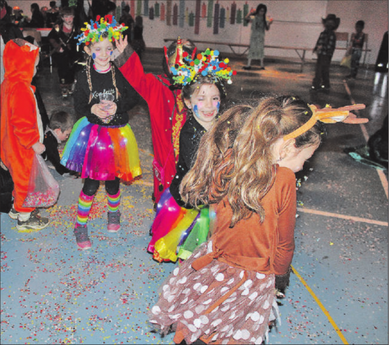 Einen Nachmittag lang dürfen nicht nur Konfetti fliegen, Fangnis ist überall gern gesehen und das Make-up soll einfach Spass machen.