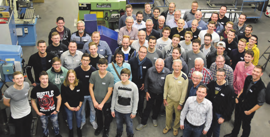 Im letzten Jahr trafen sich über 50 ehemalige und aktuelle Lehrlinge zu einem Treffen bei der Firma Haslimann in Gunzwil (Bild: zVg.)