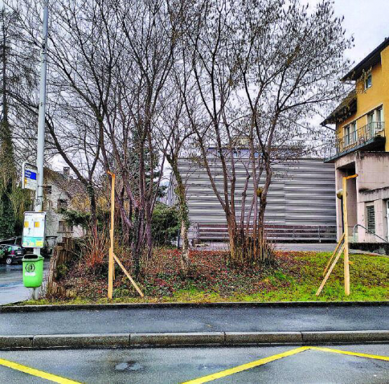 Das geplante Wartehaus soll hier stehen. (Bild: grh)