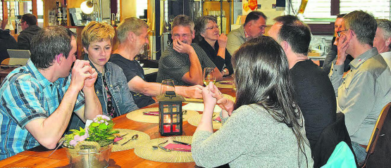 GV des Gewerbevereins oberes Suhrental in ungewohnter Umgebung: In Helen’s Vinothek in Reitnau fühlten sich die Gäste sichtlich wohl. (Bilder: st.)