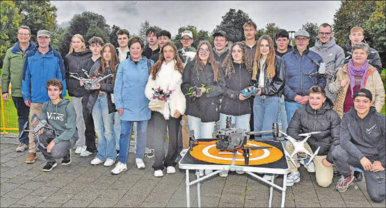 Jungbürgerfeier in der Badi Schöftland: Der Gemeinderat nahm komplett teil. (Bild: aw.)