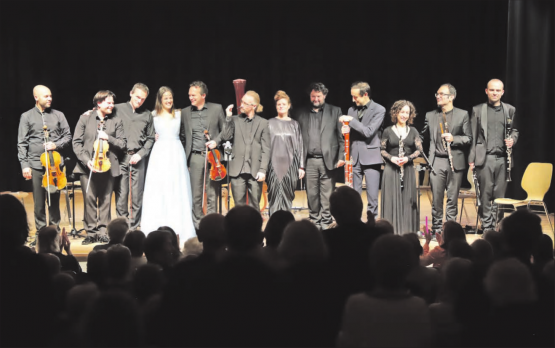 Standing Ovations im Löwensaal für das Ensemble «Chaarts». Das Konzert «Fairy Tales» kann, mit Originalaufnahmen aus Beinwil und Boswil, zu einem späteren Zeitpunkt als CD erworben werden. (Bilder: rc.)
