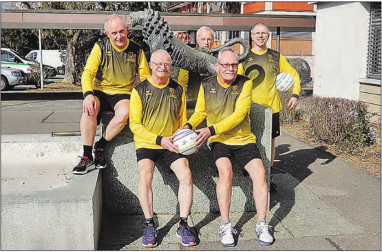 10. Löwen-Cup in Reinach: Zum 10-Jahr-Jubiläum präsentiert sich die Männerriege SVR Reinach im neuen Dress. (Bild: zVg)