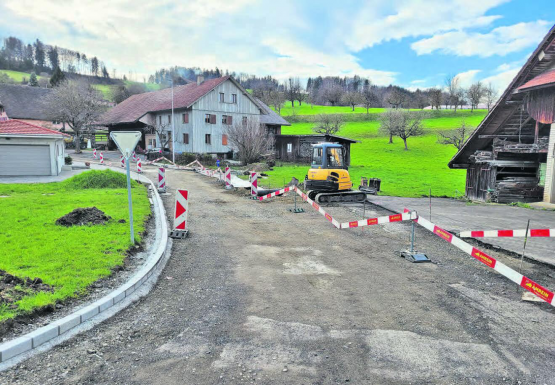 Die Strassen- und Kanalisationsprojekt «Hof-Dominikusweg» befindet sich seit Herbst 2022 in der Ausführung und ist trotz einiger Überraschungen kostenmässig und terminlich auf Kurs. (Bilder: zVg.)