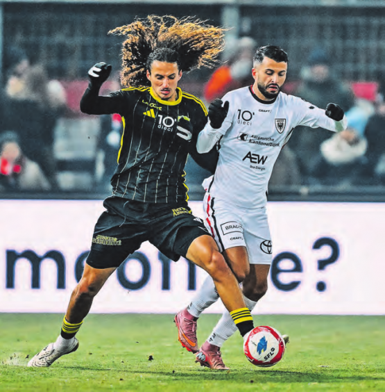 Auch Valon Fazliu (rechts, gegen den späteren Torschützen Leorat Bega) schafft es seit zwei Spielen kaum, Akzente zu setzen. (Bild: Sarah Rölli, zVg.)