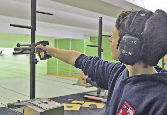 Der 11-jährige Fahrwanger David Rauer war mit 171 Punkten der beste Pistolenschütze am Final des «Aargauer Zähni». (Bild: Wolfgang Rytz)