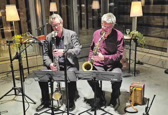 Auftritt an Gespensternacht: Ruedi Häusermann und Albin Brun mit ihrem Programm «Briefwexel» im Schloss Hallwyl. (Bild: gff/fth)