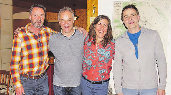 Verabschiedungen und Ehrungen im Vorstand: (v.li.) Jörg Mafli, Paul Rykart, Regula Amsler und Markus Peter. (Bild: zVg.)