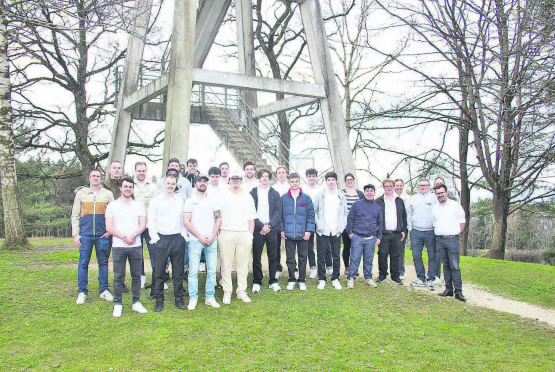 Die Red Lions Reinach wollen hoch hinaus und mindestens erstmals in die Playoffs: Der Start zu dieser Mission erfolgte beim Aussichtsturm auf dem Homberg in Reinach. (Bilder: zVg.)