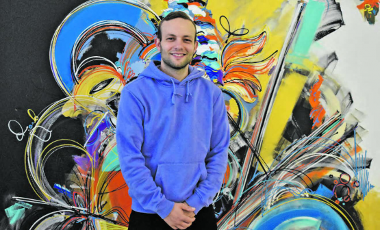 Für den Wynentaler Jonas Deubelbeiss ging ein weiterer Traum in Erfüllung: sieben seiner Werke sind derzeit in Bejijng, China, ausgestellt. (Bild: hg.)