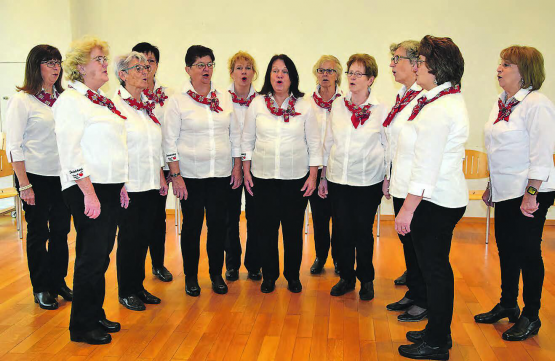 Wohlklang mit viel Herzblut: Der Jodlerchor «Freudi Härz» aus Reiden sorgte für viele heitere Momente. (Bild: st.)
